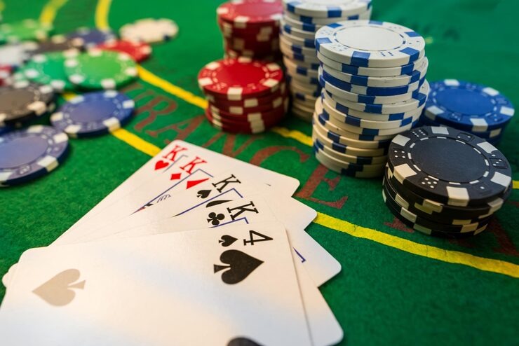 Mobile account dashboard for online gaming service